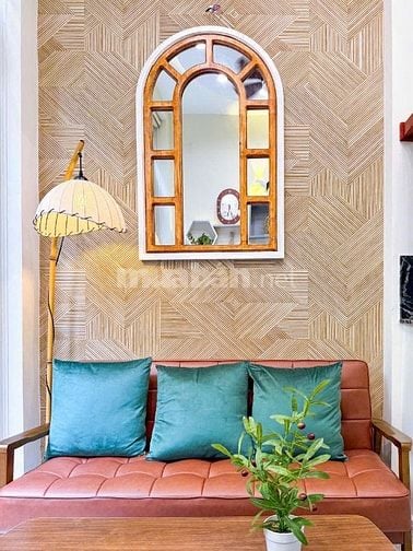 Bán nhà trệt, 3 lầu, Nguyễn Thiện Thuật, P2, Quận 3, hẻm 4m thông