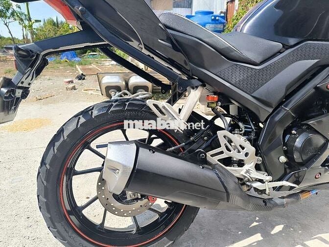 Xe R15V3 màu đen, đăng kí năm 2019 (26000km)