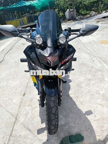 Xe R15V3 màu đen, đăng kí năm 2019 (26000km)