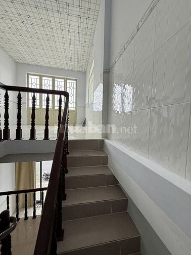 Bán căn nhà 1 trệt, 1 lửng, 1 lầu tại dt 111ṁ2 ngay tại tân hiệp 31, h