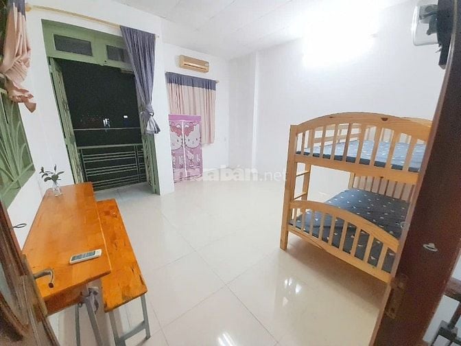 PHÒNG TRỌ TRUNG TÂM TÂN PHÚ ĐẦY ĐỦ NỘI THẤT, CÓ BAN CÔNG THOÁNG MÁT