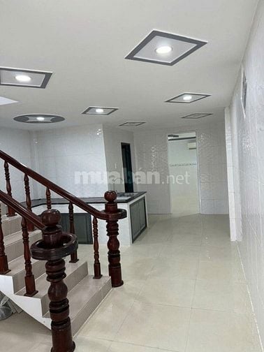 Bán căn nhà 1 trệt, 1 lửng, 1 lầu tại dt 111ṁ2 ngay tại tân hiệp 31, h