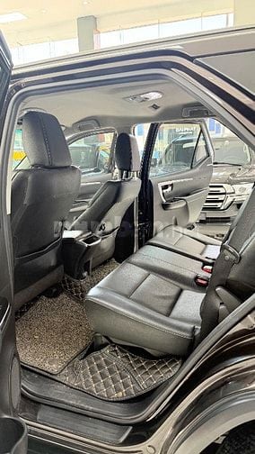 Bán Toyota Fortuner 2 cầu máy xăng, sản xuất 2021, lăn bánh 3 vạn Km.