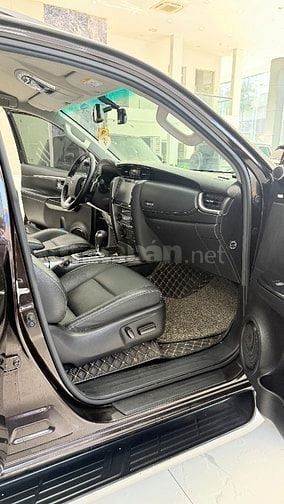 Bán Toyota Fortuner 2 cầu máy xăng, sản xuất 2021, lăn bánh 3 vạn Km.