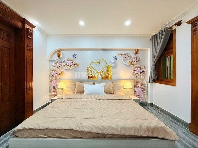 BÁN BIỆT THỰ 5X20M - THANG MÁY - PHÒNG KARAOKE - SÂN THƯỢNG BBQ