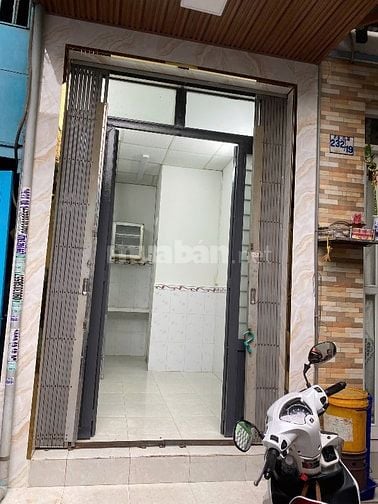 Bán nhà nhỏ sổ Hồng riêng ko huy hoạch 