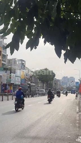 Mặt tiền Lý Thái Tổ gần Phố ẩm thực Hồ Thị Kỷ,Ngang 4,2m 5Tầng,Nở Hậu