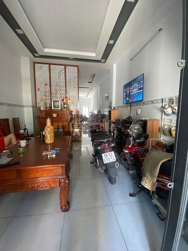 Nhà đúc 4 tấm đường 8m thông Đông Hưng Thuận, Quận 12, 4x19m, 6 tỷ 500