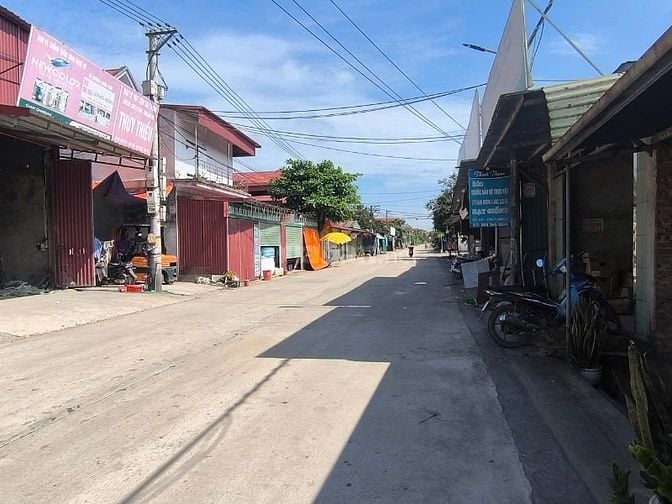 CC BÁN GẤP TRỤC CHÍNH ĐÔNG NINH LÔ GÓC 1 MẶT PHỐ 1 MẶT NGÕ 110M2 MT 4M