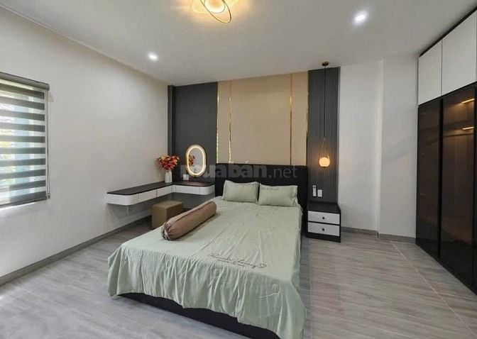 BÁN NHÀ 5 TẦNG, HẺM XE HƠI, NGAY CÔNG VIÊN TÂN PHONG - QUẬN 7, 5.2x14.