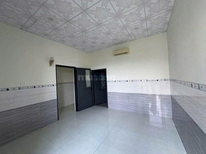 Nhà cấp 4 view kênh cực kỳ rộng rãi, 300m2, SHR, Giá chỉ 1 TỶ 150