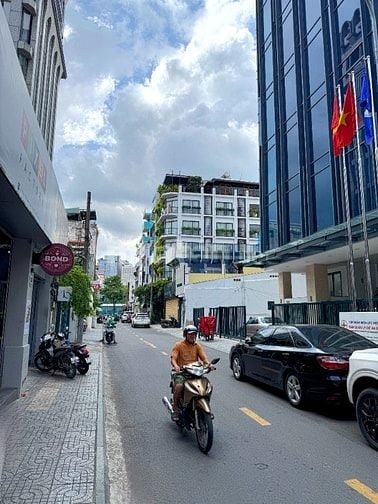 BÁN NHÀ MẶT TIỀN : 27A THẠCH THỊ THANH - P. TÂN ĐỊNH - Q. 1 