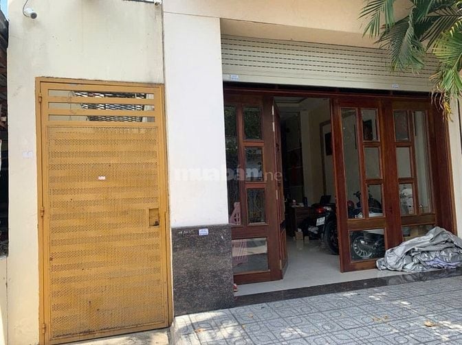 Nhà 3 tầng Nguyễn Văn Quá, gần nhà hàng Đông Phương, 6.3x21m, 12tỷ500