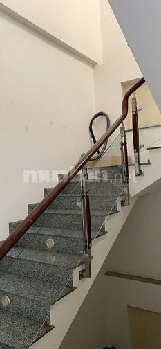 Nhà 3 tầng Nguyễn Văn Quá, gần nhà hàng Đông Phương, 6.3x21m, 12tỷ500