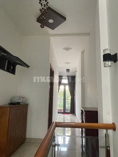 Nhà Nguyễn Trãi cách trường Đại Học Sài Gòn 5p chạy xe| Nhà 3 lầu  shr