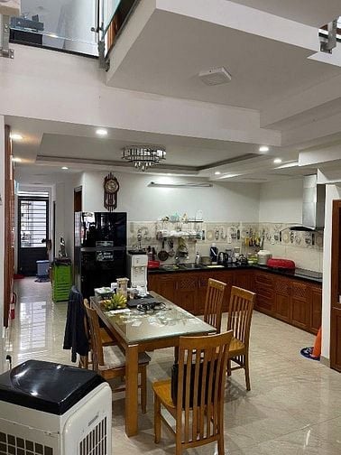 Nhà Nguyễn Trãi cách trường Đại Học Sài Gòn 5p chạy xe| Nhà 3 lầu  shr