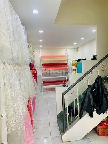HẠ 2 TỶ , MẶT TIỀN GIÁP QUẬN 10 , 65m2 4 TẦNG , KD ĐỈNH , GIÁ 10 TỶ