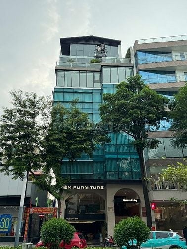 Bán nhà mặt phố Lạc Long Quân, view Lotte, 269m2, MT 9.8m, 79.5 tỷ