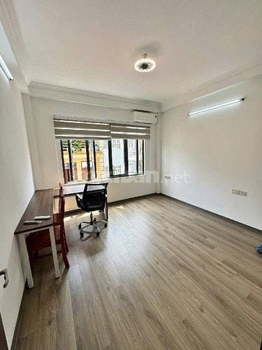 NHÀ DÂN XÂY - Ô TÔ THÔNG - 4 NGỦ - KHU TRUNG TÂM PHƯỜNG GIA THUỴ. 12.2