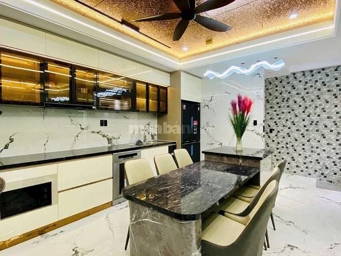 Bán gấp nhà ở đường Võ Văn Kiệt, phường 1, quận 5, giá 3 tỷ 050 triệu 