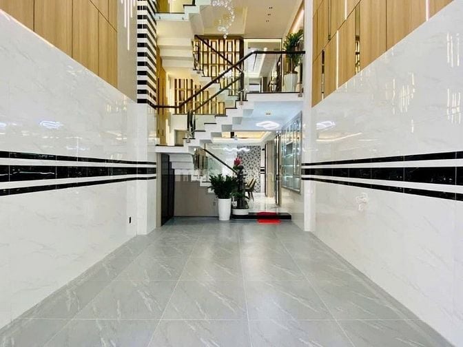 Bán gấp nhà ở đường Võ Văn Kiệt, phường 1, quận 5, giá 3 tỷ 050 triệu 