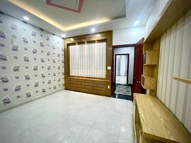 Hàng hiếm tại Hoàng Bật Đạt, 8,6 tỷ, 53,2 m2, 5PN + 5WC + 5T.QTB