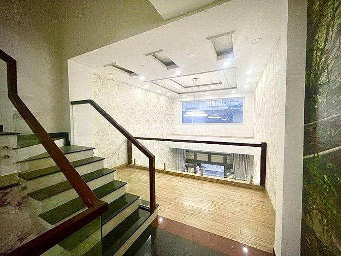 Hàng hiếm tại Hoàng Bật Đạt, 8,6 tỷ, 53,2 m2, 5PN + 5WC + 5T.QTB
