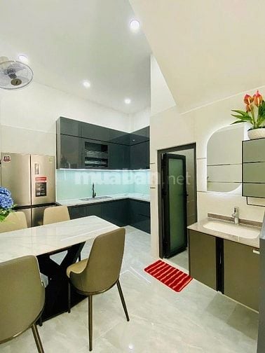KẸT TIỀN bán nhà 64m2 đường Nguyễn Văn Quá Quận 12. Giá 2tỷ050 triệu