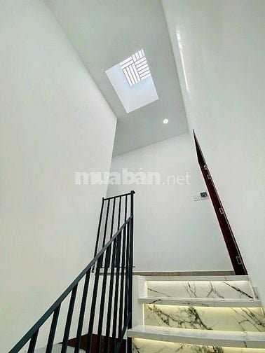 KẸT TIỀN bán nhà 64m2 đường Nguyễn Văn Quá Quận 12. Giá 2tỷ050 triệu