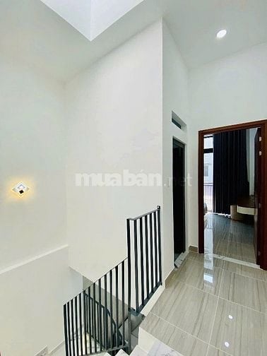 KẸT TIỀN bán nhà 64m2 đường Nguyễn Văn Quá Quận 12. Giá 2tỷ050 triệu
