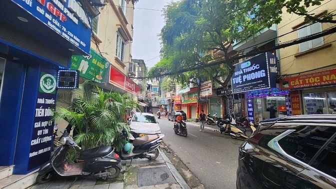 Bán nhà mặt phố, ngã 3 Hồng Mai-Bùi Ngọc Dương, P.Hai Bà Trưng,Hà Nội