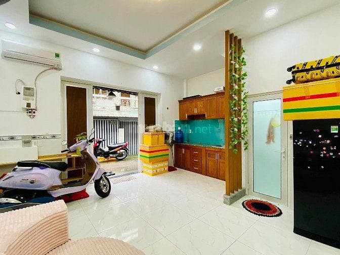KẸT TIỀN BÁN GẤP MUA BÀN GIAO NHÀ NGAY Đ NGUYỄN VĂN NGUYỄN, QUẬN 1