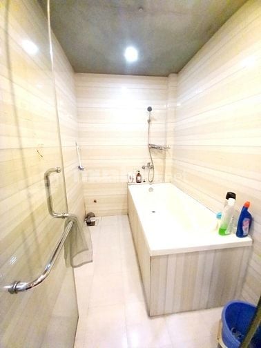 Cho thuê căn studio tầng 3, sử dụng 50m2, view Hồ Tây, phố Trích Sài