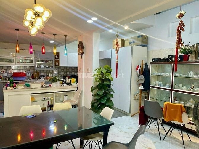 Biệt thự hẻm xe hơi 6 m Nguyễn Thị Thập.  8*18 giá 15,9 tỷ