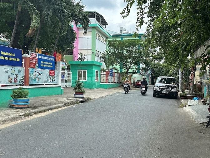 Giảm còn 27TỶ MTKD Nguyễn Kiệm 127m2 ngang 6.5m 6lầu T.máy ngay BV 175