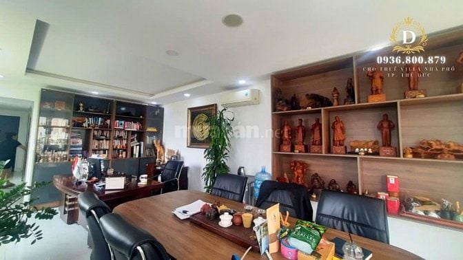 Cho thuê tòa nhà góc 2 mặt tiền,hầm 4 sàn trống, thang máy,có bãi xe 