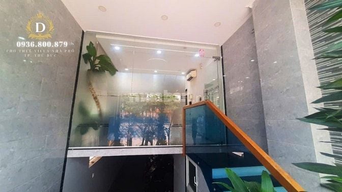Cho thuê tòa nhà góc 2 mặt tiền,hầm 4 sàn trống, thang máy,có bãi xe 