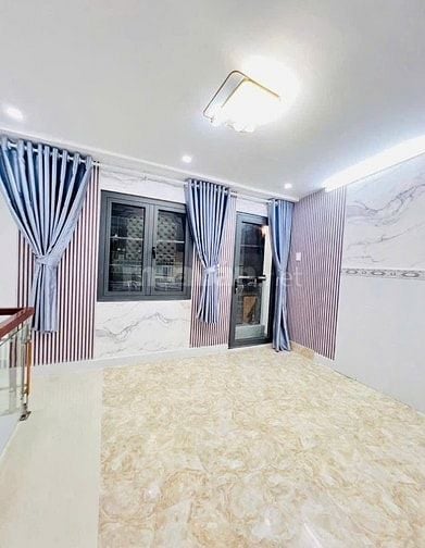 Bán nhà ngay Hoàng Hoa Thám, Bình Thạnh.Giá: 2 tỷ 410tr/65m2, sổ  