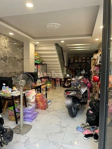 Bán Nhà Phố Đẹp Góc 2 Mặt Tiền Đường Trường Chinh, Phường 14, Tân Bình