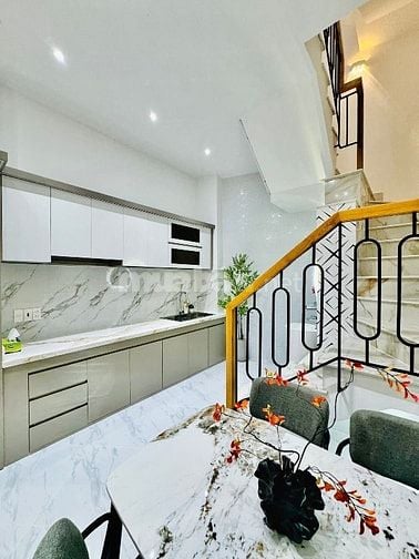 Cần tiền bán gấp nhà Trần Quang Diệu, p14,Q3. Chỉ 2,65tỷ. 65m2z