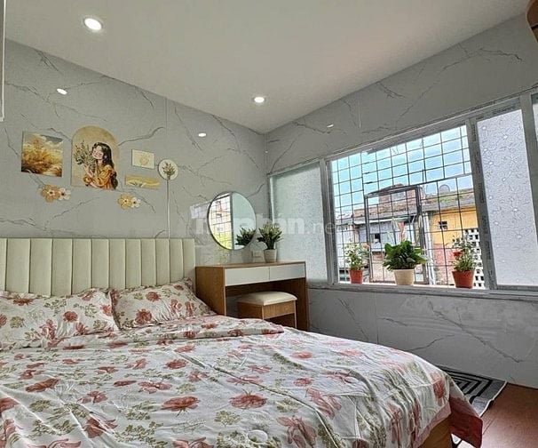 Nhà đẹp Minh khai 50m2 giá 2.5 tỷ , 2 ngủ , sổ đỏ sẵn sàng giao dịch