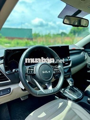 Kia Seltos 2022 Premium 1.4 AT - 35000 km