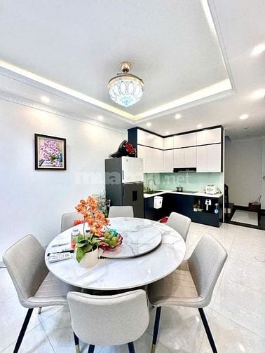 NHÀ BỒ ĐỀ SANG ĐẸP 6 TẦNG. 3 NGỦ. Ở SƯỚNG HƠN 8 TỶ