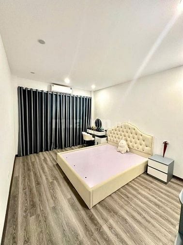 NHÀ BỒ ĐỀ SANG ĐẸP 6 TẦNG. 3 NGỦ. Ở SƯỚNG HƠN 8 TỶ