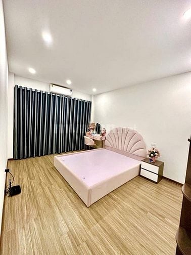 NHÀ BỒ ĐỀ SANG ĐẸP 6 TẦNG. 3 NGỦ. Ở SƯỚNG HƠN 8 TỶ
