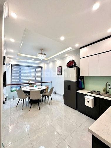 NHÀ BỒ ĐỀ SANG ĐẸP 6 TẦNG. 3 NGỦ. Ở SƯỚNG HƠN 8 TỶ