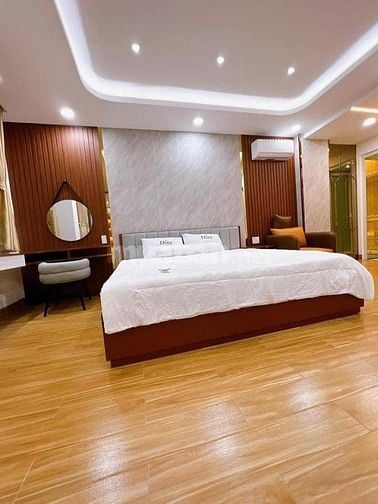Cần bán gấp căn Trần Văn Đang, p9, quận 3 giá 3tỷ400tr hẻm xe hơi đi