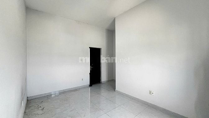 - Nhà cách MT Lê Văn Lương 50m, 4 tầng, đường trãi nhựa 9m