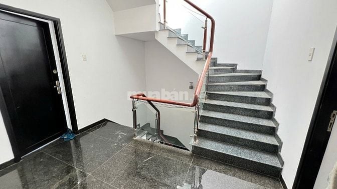 - Nhà cách MT Lê Văn Lương 50m, 4 tầng, đường trãi nhựa 9m