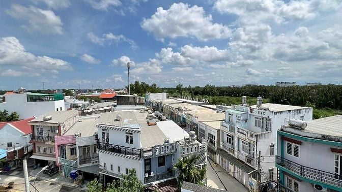- Nhà cách MT Lê Văn Lương 50m, 4 tầng, đường trãi nhựa 9m